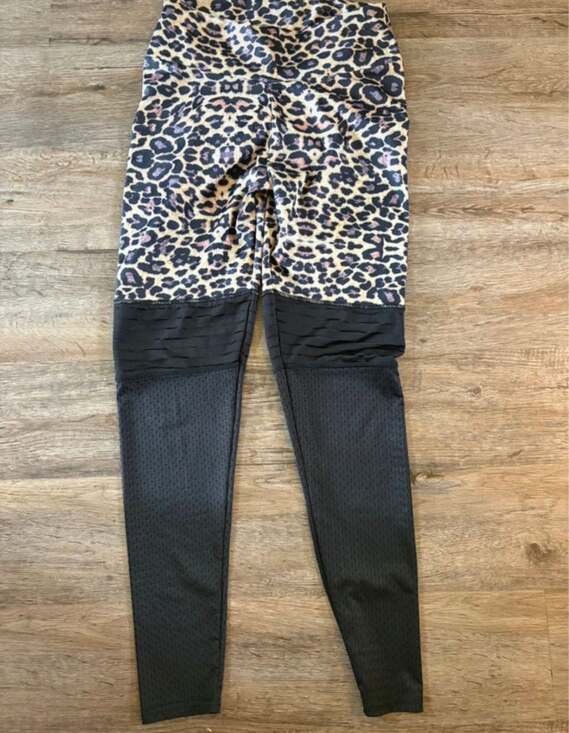Unknown Pants - Leopard Print Ruched Butt High-Waisted Mesh Spliced Yoga Leggings